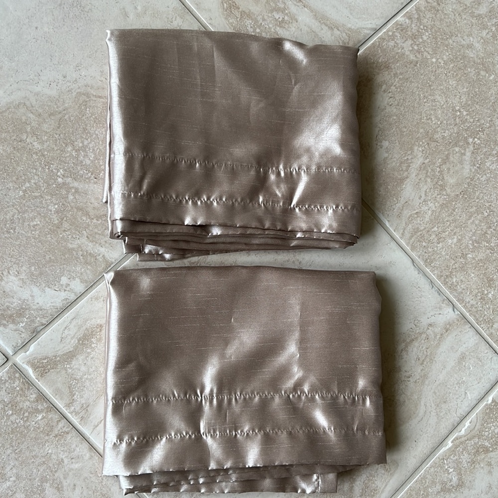 Two Better homes and gardens window curtains/panels